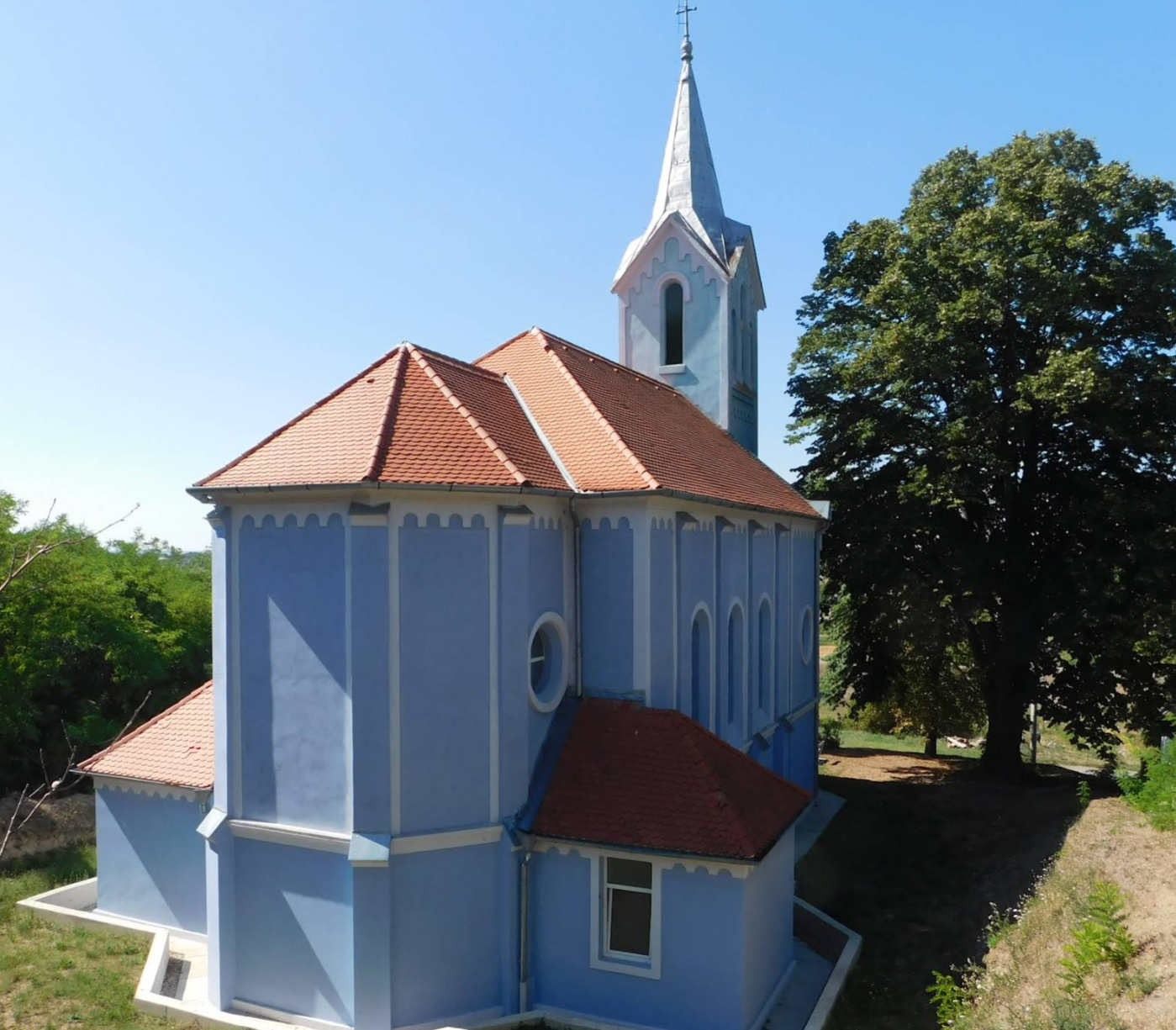 Draž - Darázs - Crkva Srca Isusova - Jézus Szent Szíve-templom a Báni-hegy északi oldalán