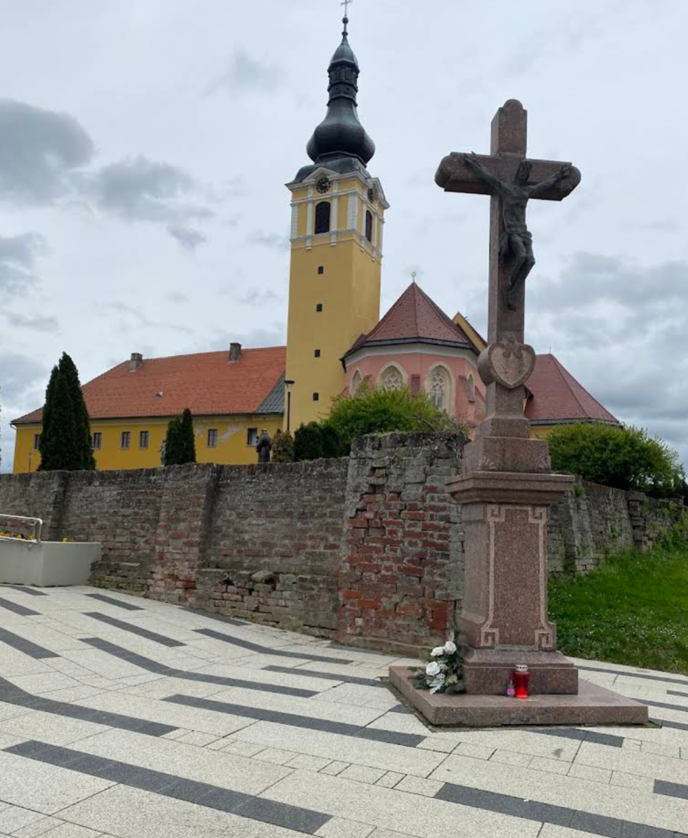 Našice - Nekcse - Župna crkva sv. Antuna Padovanskog - Páduai Szent Antal-plébániatemplom