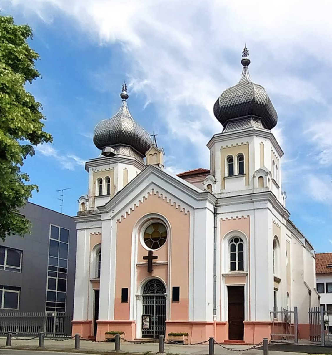 Osijek - Eszék - Donjogradska sinagoga, evanđeoska pentekostna crkva Radosne vijesti - alsóvárosi zsinagóga, ma Evangélikus Pünkösdi Egyház temploma