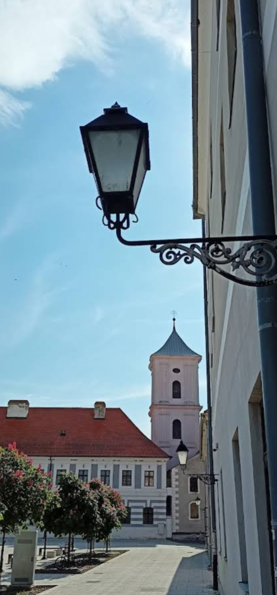 Osijek - Eszék - Crkva Uzvišenja Svetog Križa i Franjevački samostan - Szent Kereszt felmagasztalása-templom és ferences kolostor