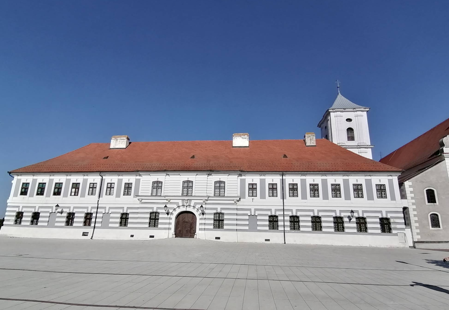 Osijek - Eszék - Crkva Uzvišenja Svetog Križa i Franjevački samostan - Szent Kereszt felmagasztalása-templom és ferences kolostor