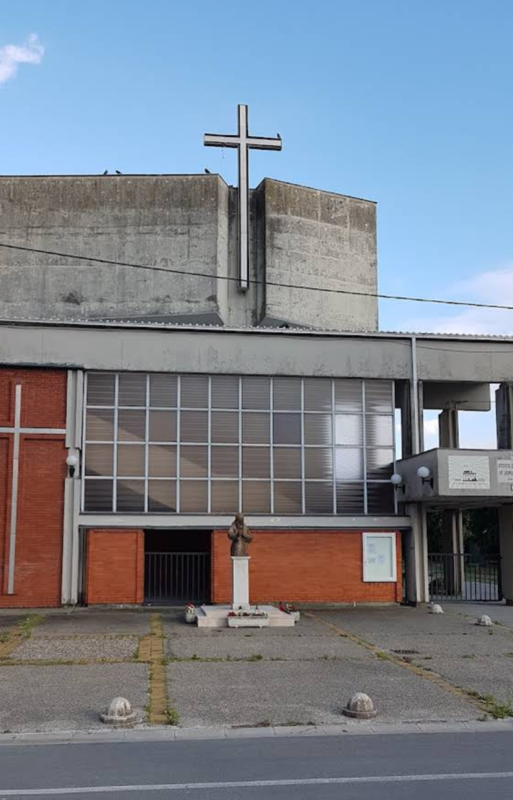 Osijek - Eszék - Župna crkva sv. Leopolda Bogdana Mandića - Szent Lipót Bogdan Mandić plébániatemplom