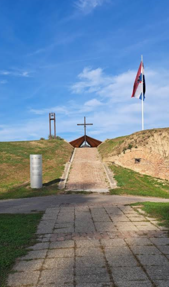 Osijek - Eszék - Kapelica Kraljice mira - Béke királynője-kápolna