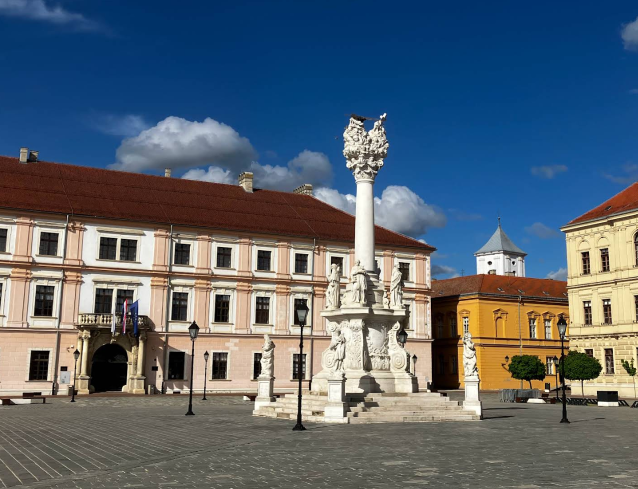 Osijek - Eszék - Pil Presvetog Trojstva - Szentháromság-oszlop