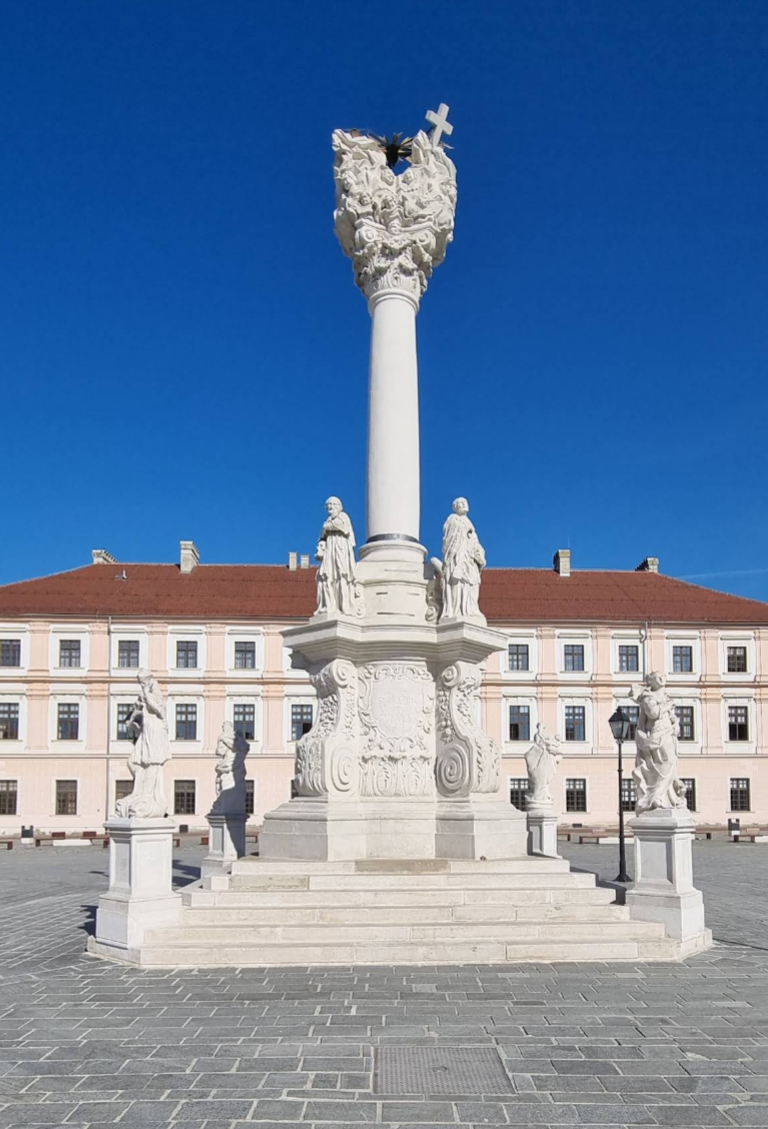 Osijek - Eszék - Pil Presvetog Trojstva - Szentháromság-oszlop