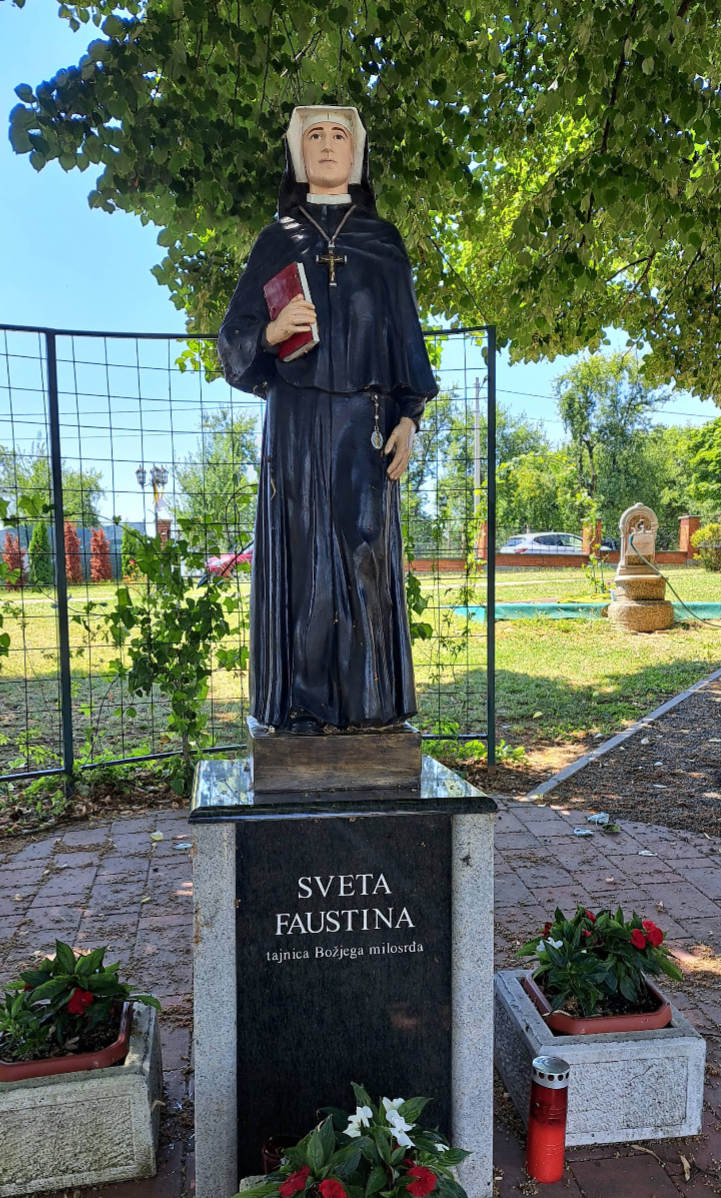 Ovčara - Crkva Blažene Djevice Marije (BDM) Kraljice, Svetište Božjeg milosrđa - Isteni Irgalmasság-szentély