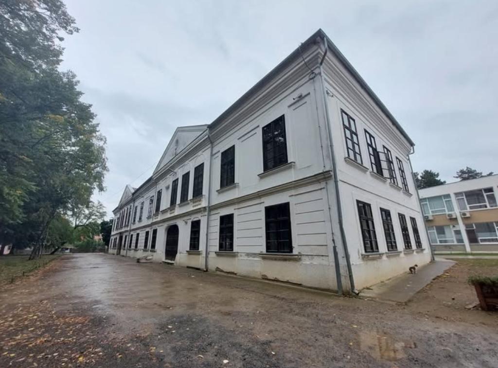 Tenja - Ténye - Dvorac Adamović Bartolović (Osnovna škola) i park - Adamovich-kastély (általános iskola) és park