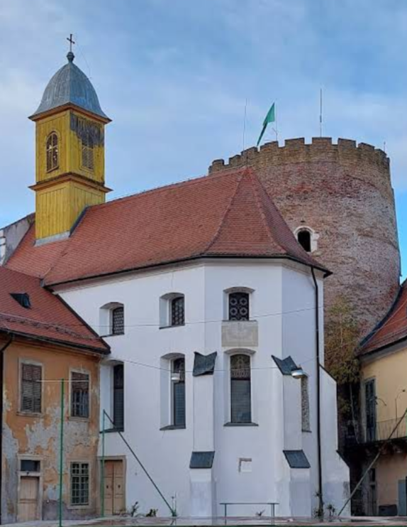 Valpovo - Valpó - dvorska kapela Svetog Trojstva - Szentháromság-kastélykápolna