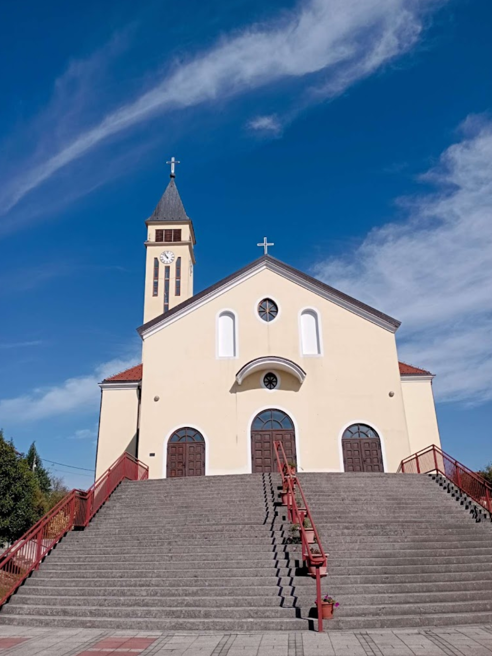 Lipik - Župna crkva sv. Franje Asiškog - Assisi Szent Ferenc-plébániatemplom