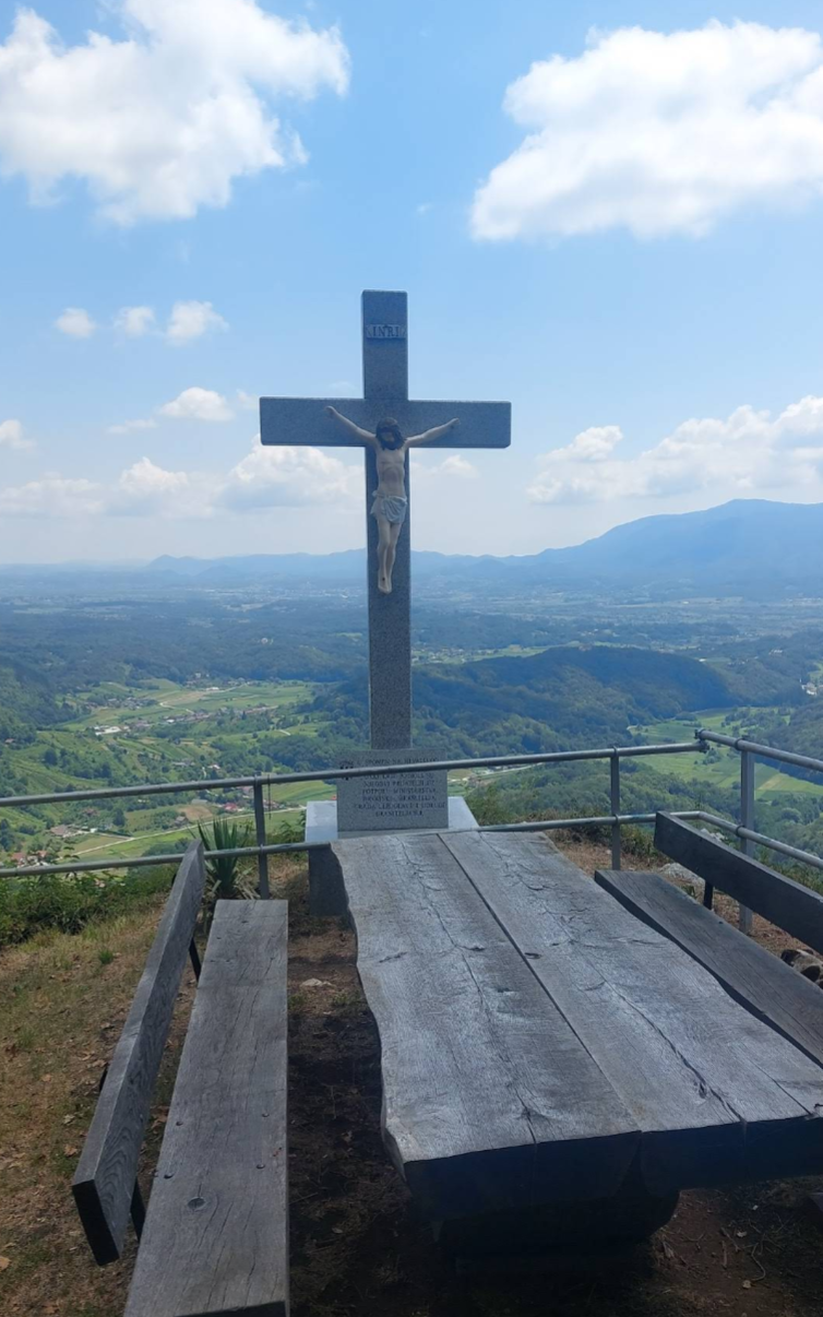 Kameničko Podgorje - Vidikovac Glažareva pećina, raspelo - kőkereszt korpusszal, Glažareva Pećina-kilátó (540 m)