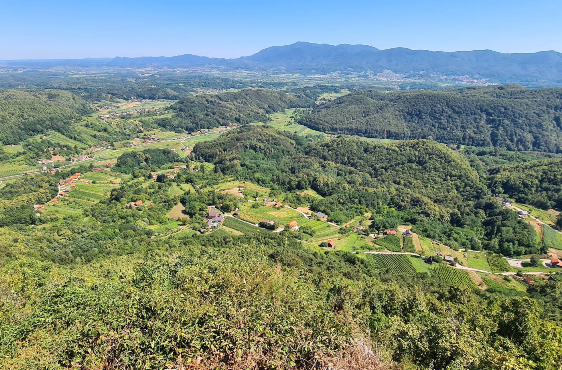 Kameničko Podgorje - Vidikovac Glažareva pećina, raspelo - kőkereszt korpusszal, Glažareva Pećina-kilátó (540 m)