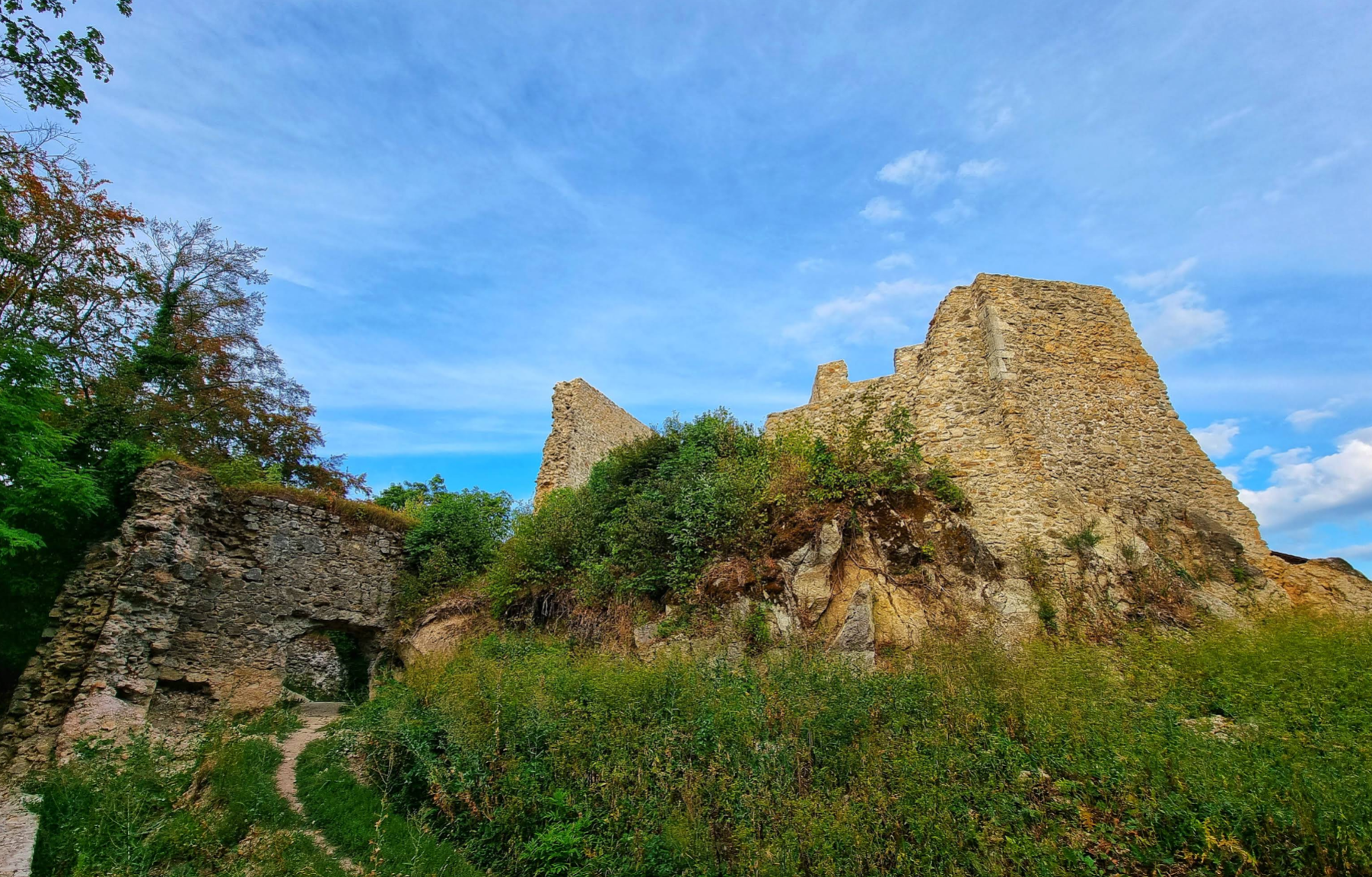 Madžarevo - Magyarlaka - Grebengrad - Greben várána romjai (502 m)