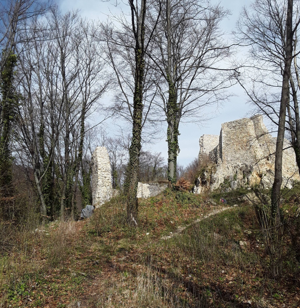 Madžarevo - Magyarlaka - Grebengrad - Greben várána romjai (502 m)