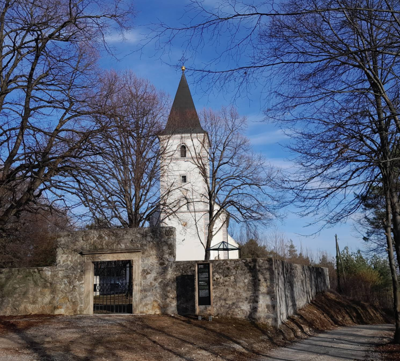 Vukovoj - Kapela sv. Vuka Regenburškog - Regensburgi Szent Vuk-kápolna a Malečkovec-domb gerincén (475 m)