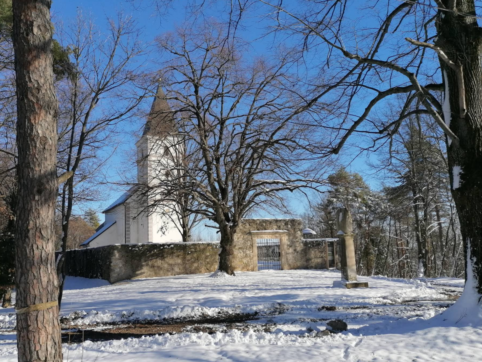 Vukovoj - Kapela sv. Vuka Regenburškog - Regensburgi Szent Vuk-kápolna a Malečkovec-domb gerincén (475 m)