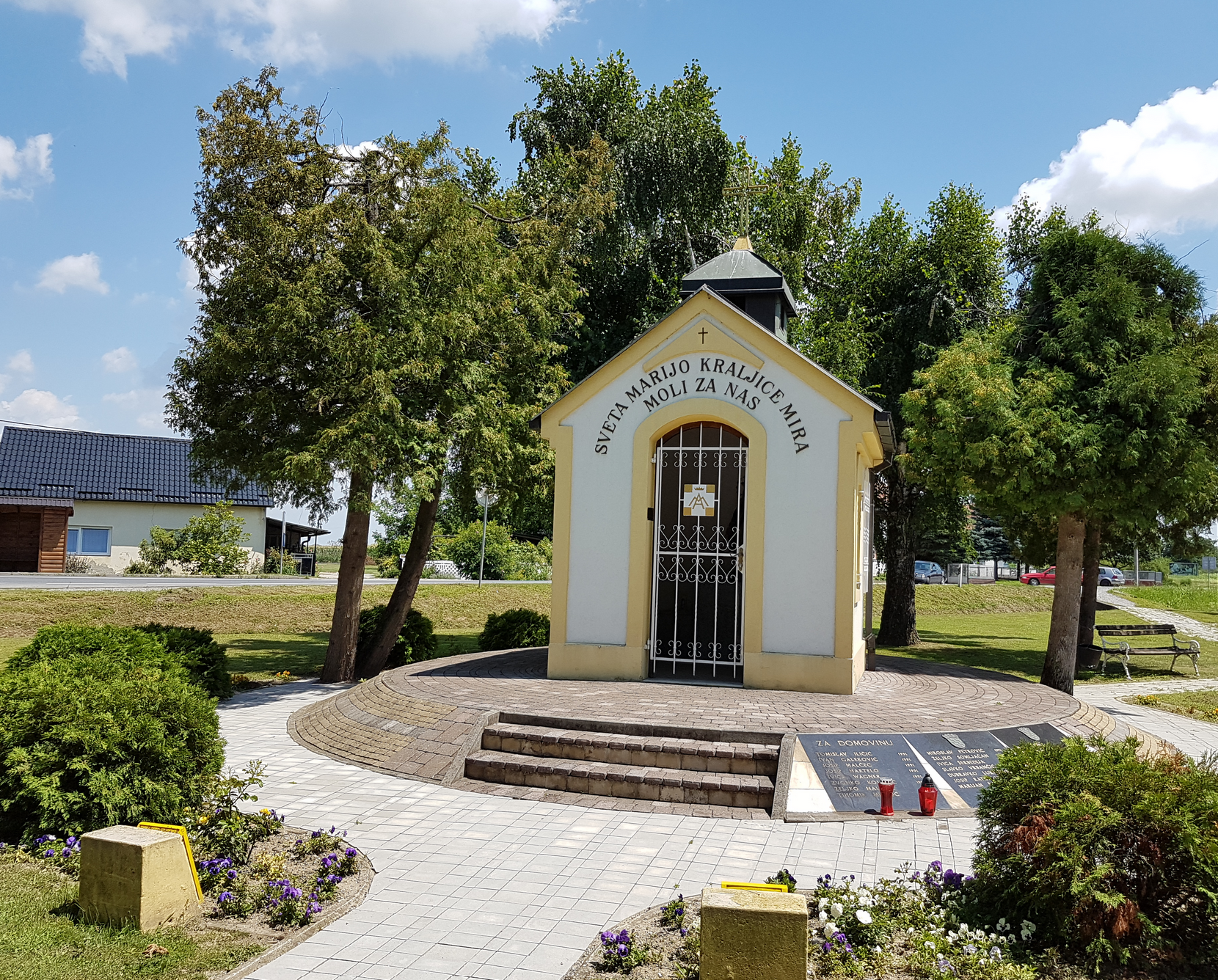 Špišić Bukovica - Bakva - Spomen kapelica Marije Kraljice mira - Mária, a Béke királynője emlékkápolna