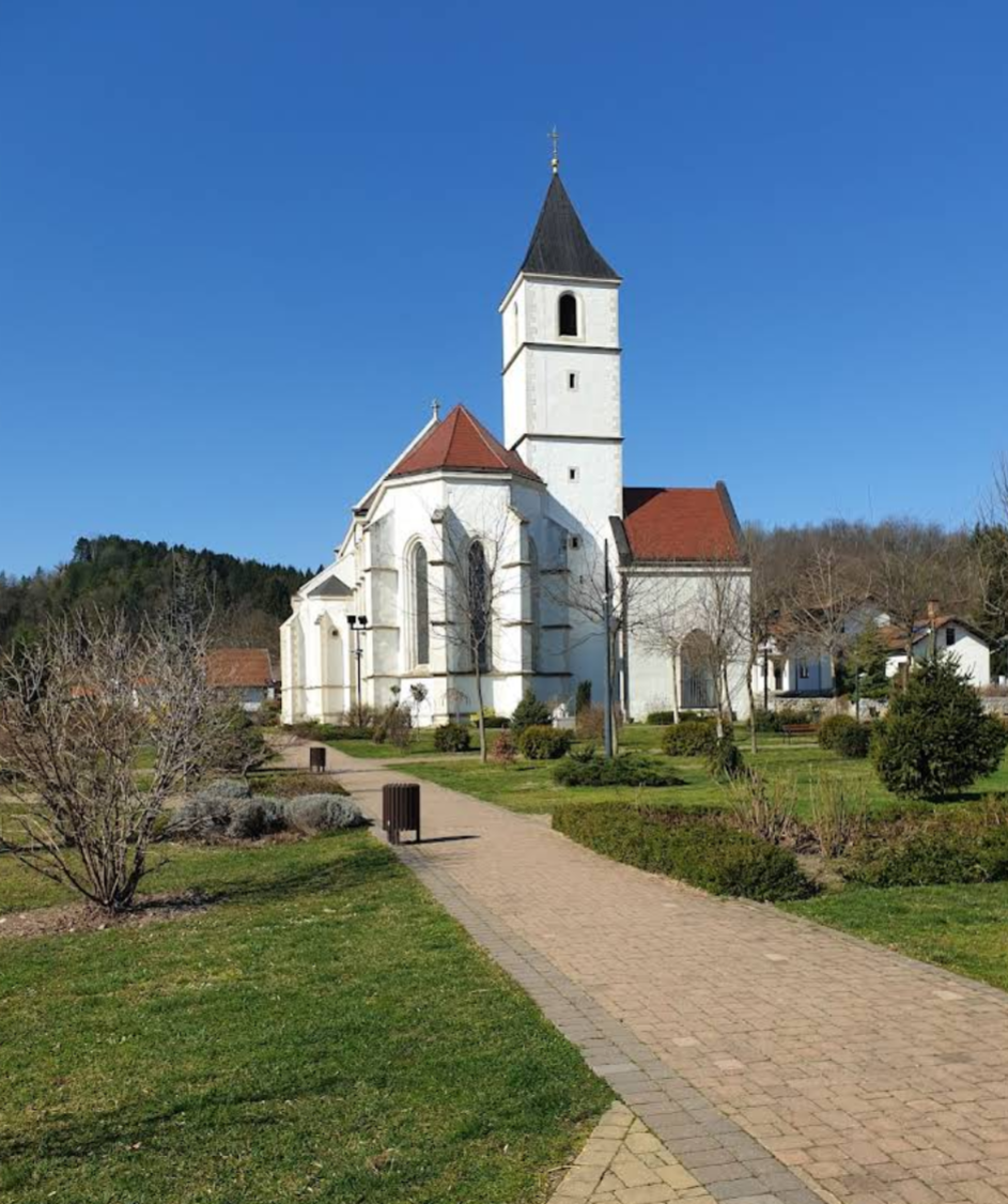 Voćin - Atyina - Župna crkva Pohođenja Blažene Djevice Marije - Sarlós Boldogasszony plébániatemplom