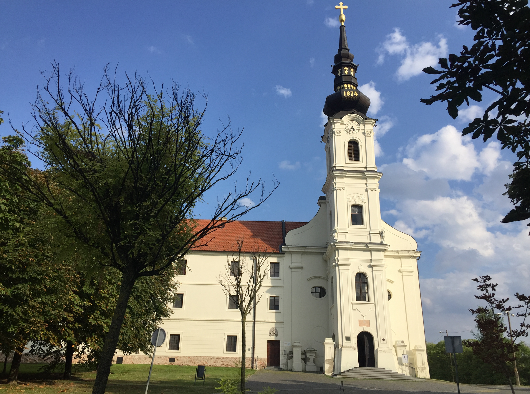 Vukovar - Župna crkva sv. Flipa i Jakova i franjevački samostan - Szent Fülöp és Jakab-plébániatemplom és ferences kolostor