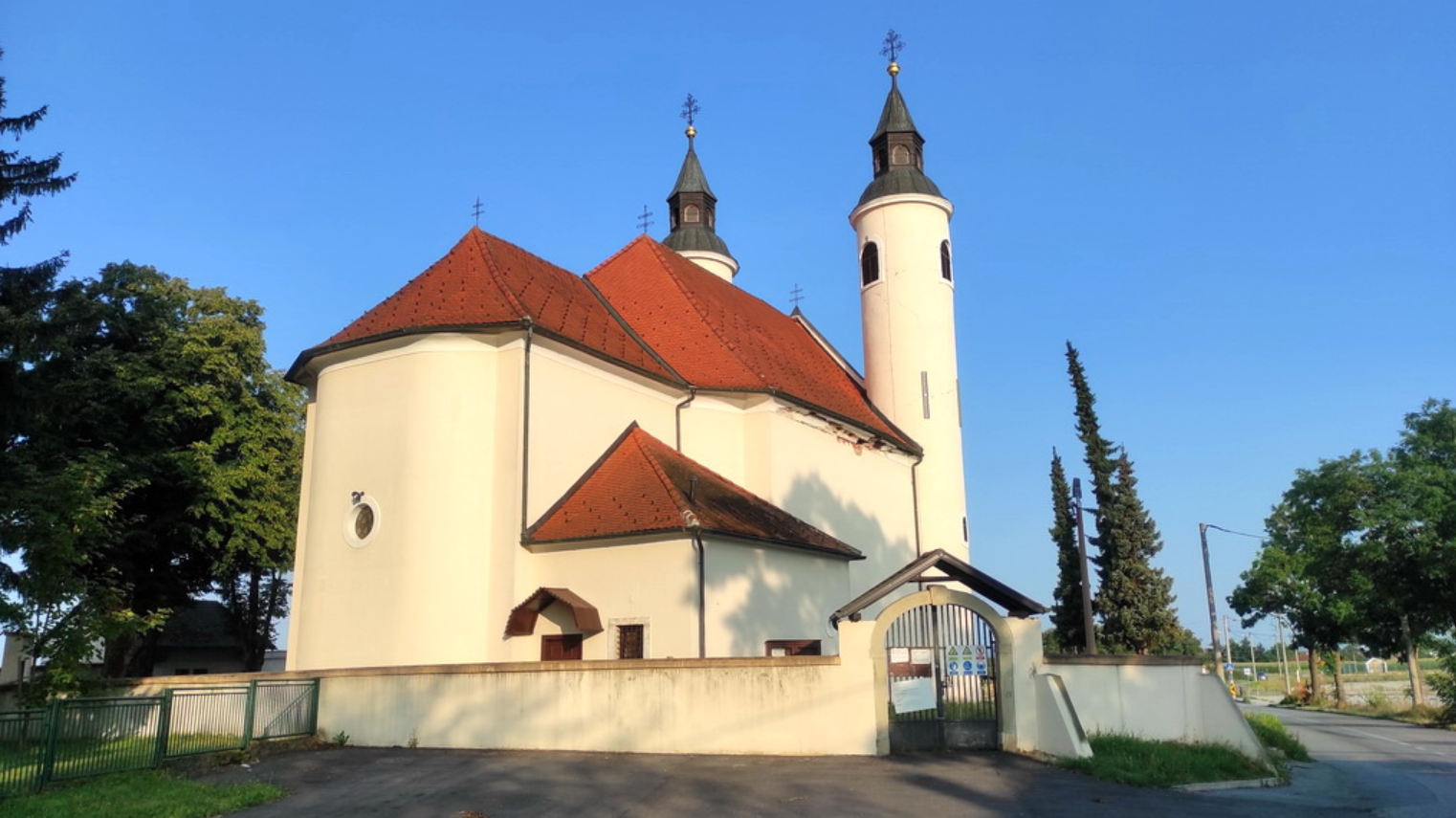 Brezovica - Župna crkva Uznesenja Blažene Djevice Marije - Boldogságos Szűz Mária Mennybemenetele-plébániatemplom a temetőben