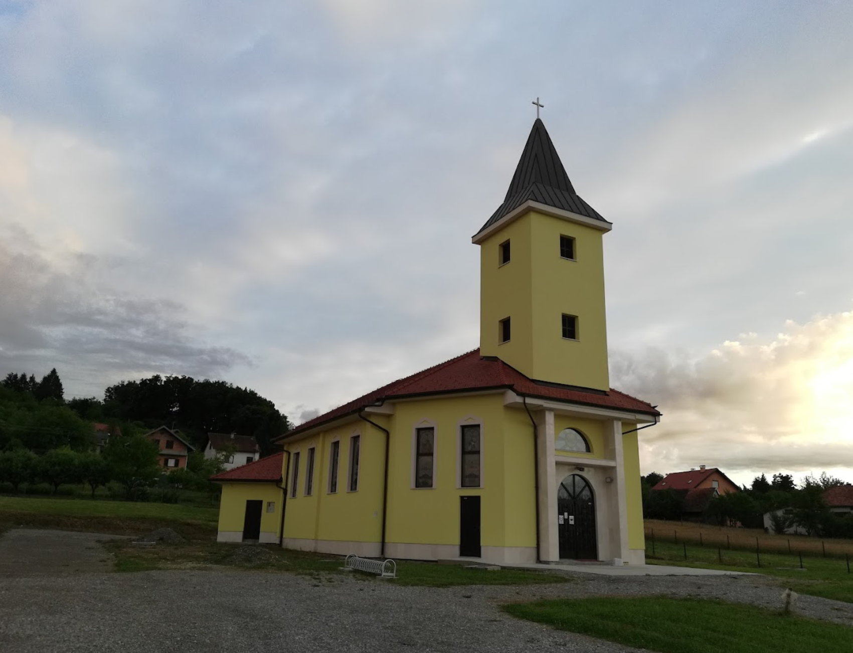 Donji Dragonožec - Crkva Srce Isusovoi svetog Ivana Pavla II. - Jézus Szíve és II. János Pál pápa-templom