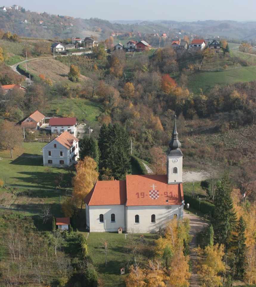 Moravče - Maróca - Župna crkva Presvetog Trojstva - Szentháromág-plébániatemplom