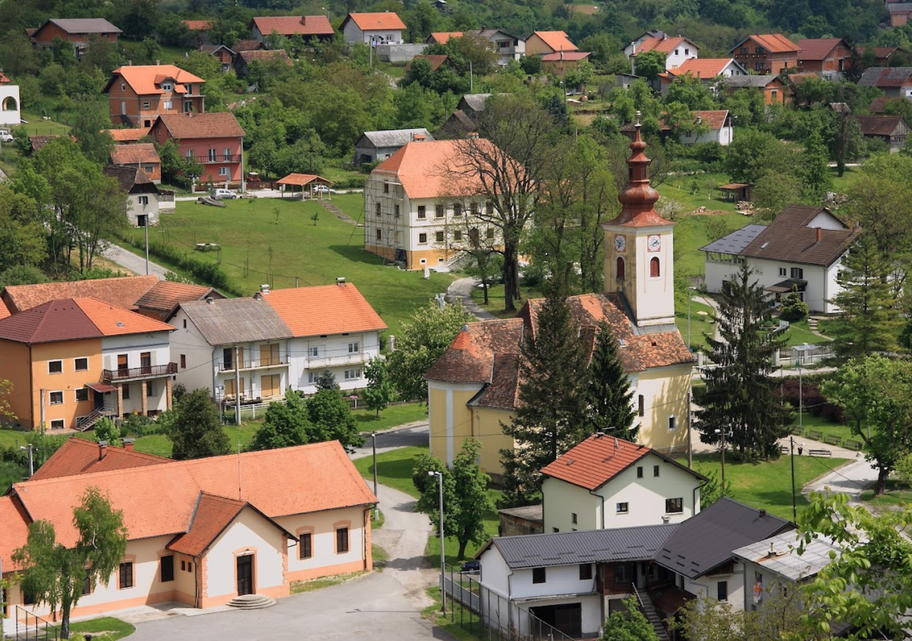 Vugrovec Donji - Župna crkva svetog Franje Ksaverskog - Xavéri Szent Ferenc-plébániatemplom