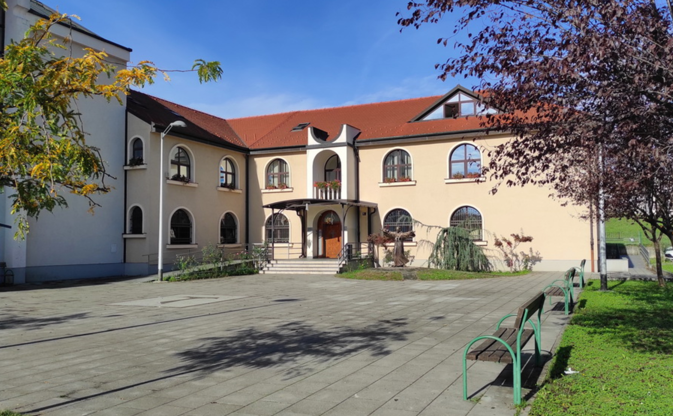 Zagreb, Gornja Dubrava - Župna crkva sv. Leopold Mandić u Dubravi - Szent Lipót Mandić-plébániatemplom Dubraviban
