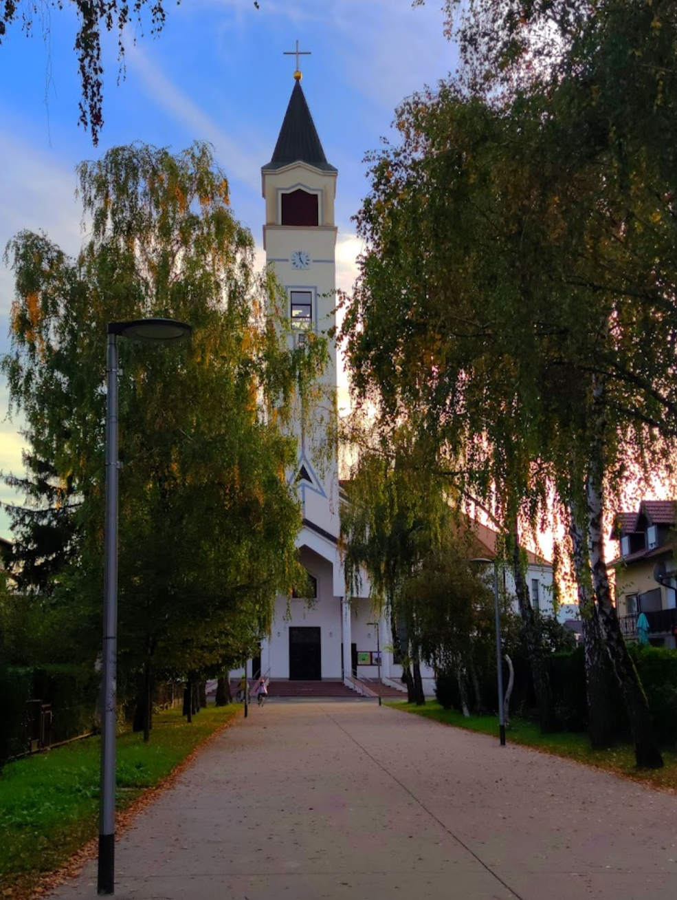 Zagreb, Gornja Dubrava - Župna crkva Blažene Djevice Marije Majke Crkve i sv. Maksimilijana Kolbea - Boldogságos Szűz Mária, az Egyház Anyja és Szent Maximilian Kolbe-plébániatemplom