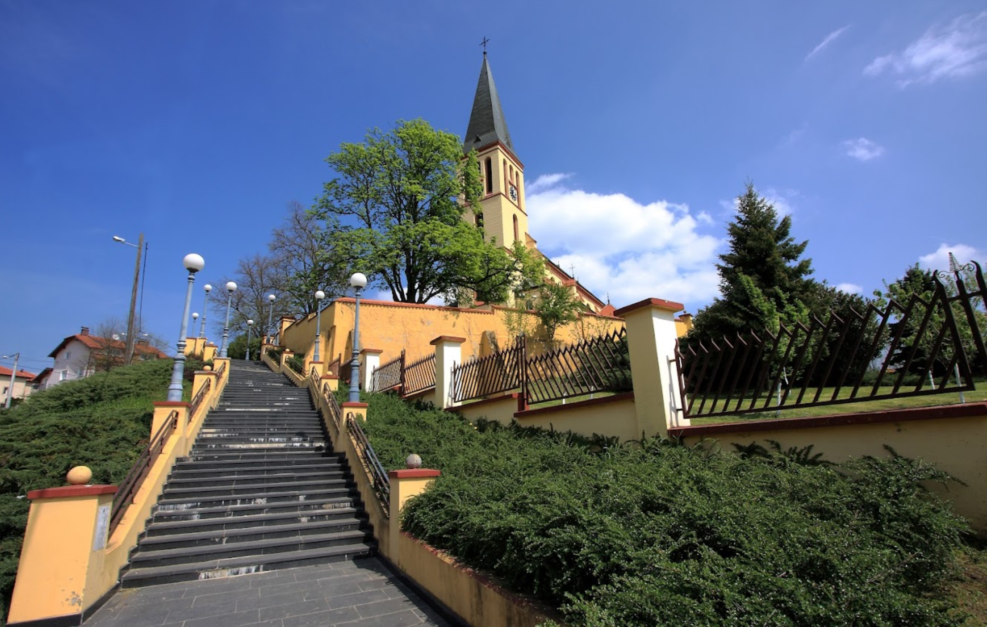 Zagreb, Gornja Dubrava - Župna crkva rođenja Blažene Djevice Marije (BDM) - Boldogságos Szűz Mária születése-plébániatemplom