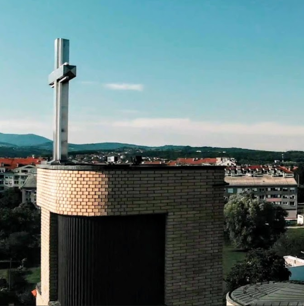 Zagreb, Donja Dubrava - Župna crkva svetog Pavla apostola - Szent Péter apostol-plébániatemplom