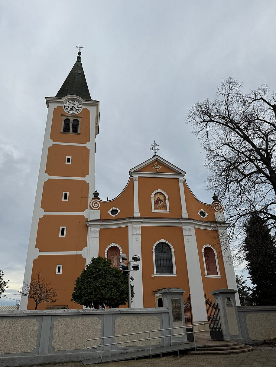Zagreb, Stenjevec - Župna crkva Uznesenja Blažene Djevice Marije (BDM) - Boldogságos Szűz Mária Mennybemenetele-templom