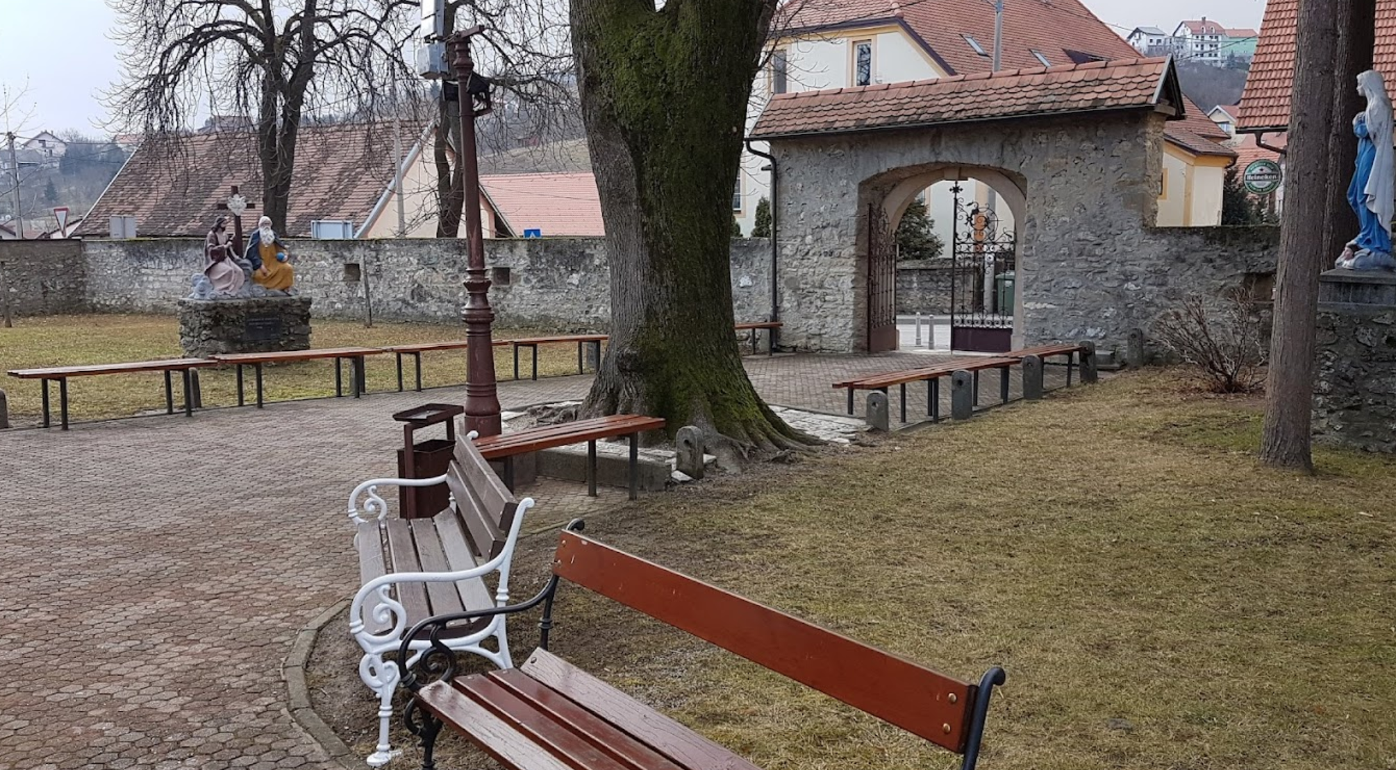 Zagreb, Podsused–Vrapče - Župna crkva svete Barbare - Szent Borbála-plébániatemplom