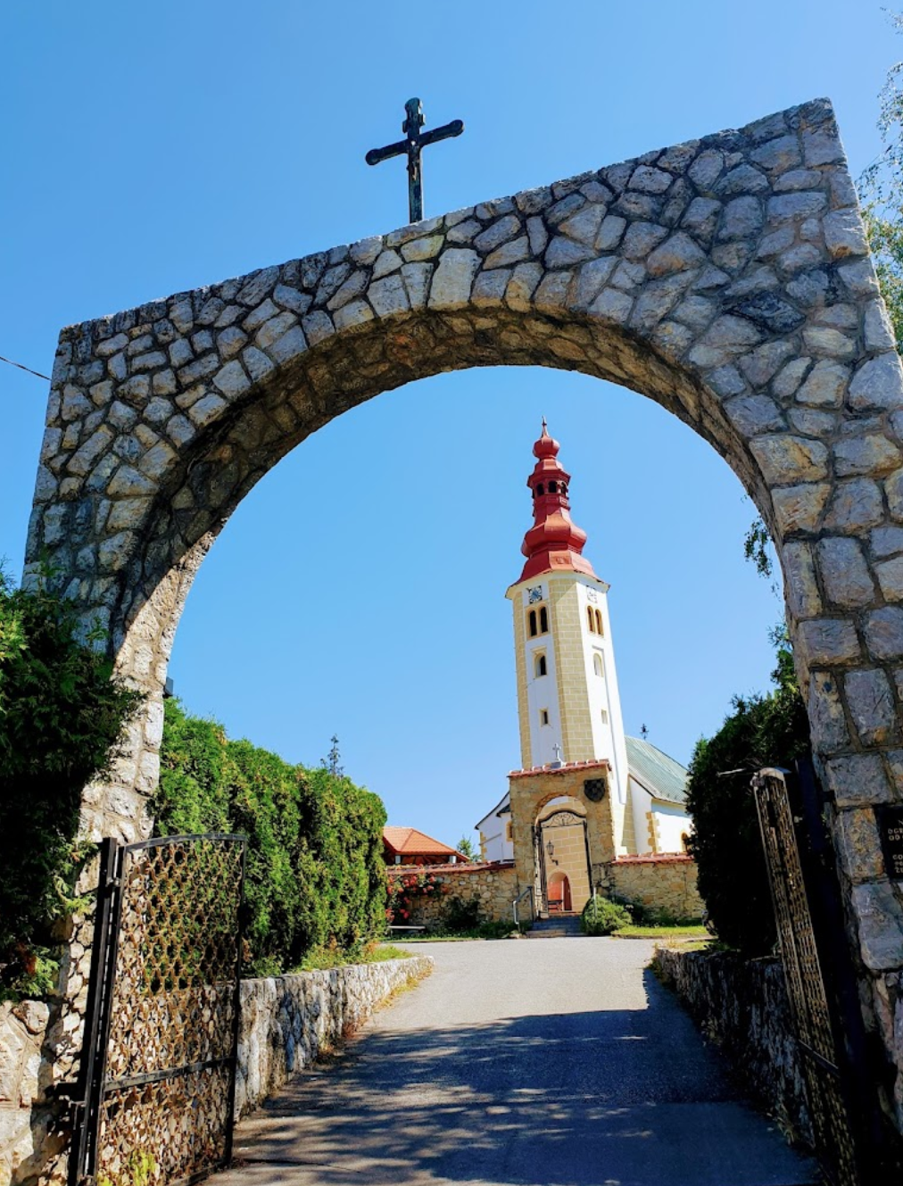 Zagreb, Podsljeme - Župna crkva svetih Šimuna i Jude Tadeja - Szent Simon és Júdás Taddeus-plébániatemplom