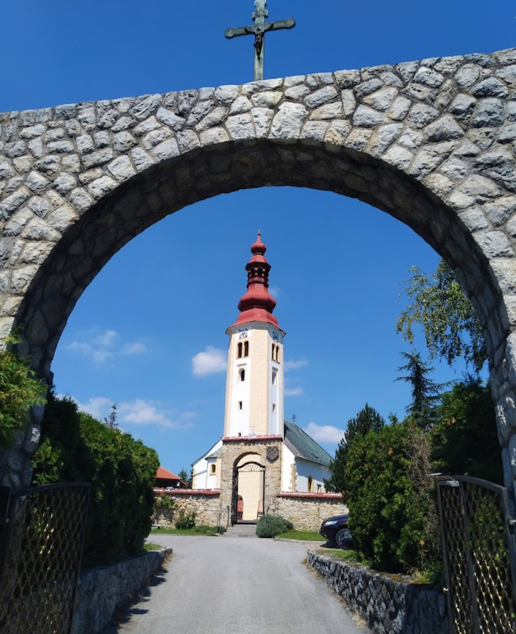 Zagreb, Podsljeme - Župna crkva svetih Šimuna i Jude Tadeja - Szent Simon és Júdás Taddeus-plébániatemplom