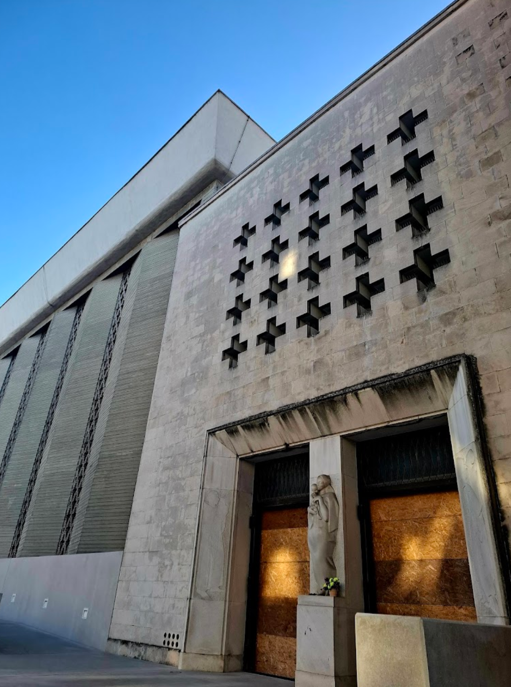 Zagreb - Župna crkva svete Majke Božje Lurdske - Lourdes-i Szűzanya-plébániatemplom