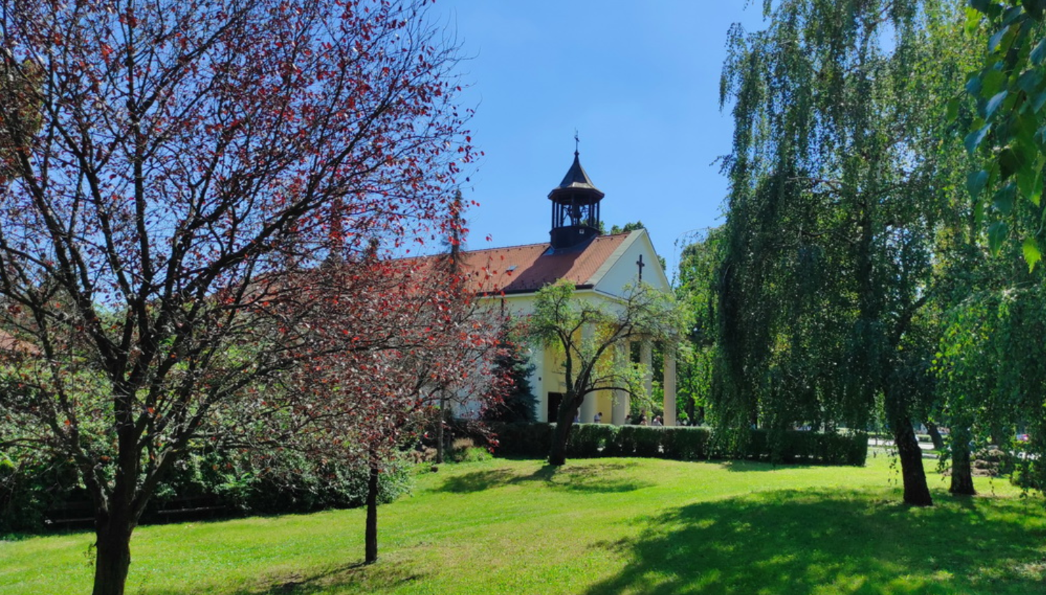 Zagreb, Trnje - Župna crkva Svete Obitelji - Szent Család-plébániatemplom