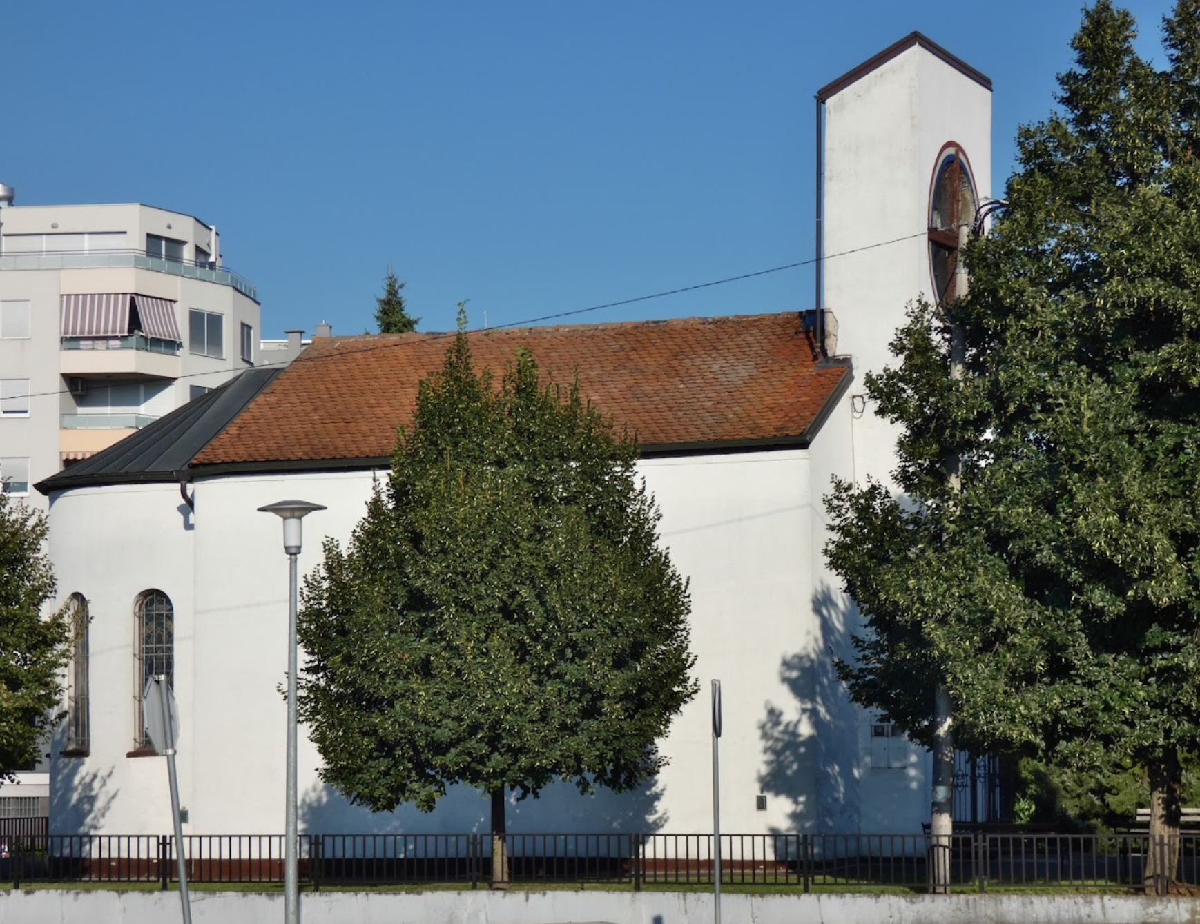 Zagreb, Novi Zagreb – istok - Kapela Majke Božje Kraljice Hrvata - Boldogságos Szűzanya, a horvátok királynője-kápolna