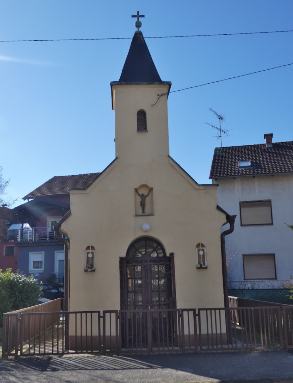 Zagreb, Trešnjevka – jug - Kapela Uzvišenja Svetog Križa na Jarunu - Szent Kereszt felmagasztalása-kápolna Jarunban