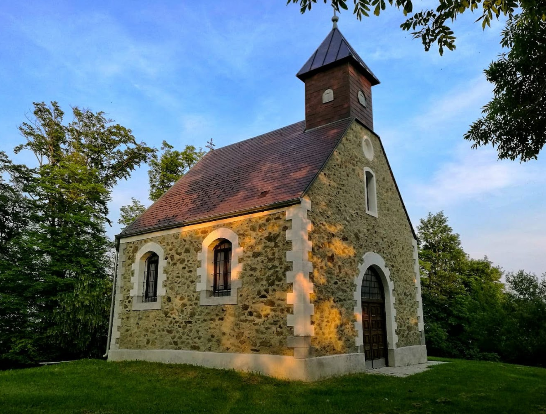 Zagreb, Podsljeme - Kapelica sv. Jakov na vrhu Veliki Plazur (869 mnv) - Szent Jakab-kápolna (869 m)