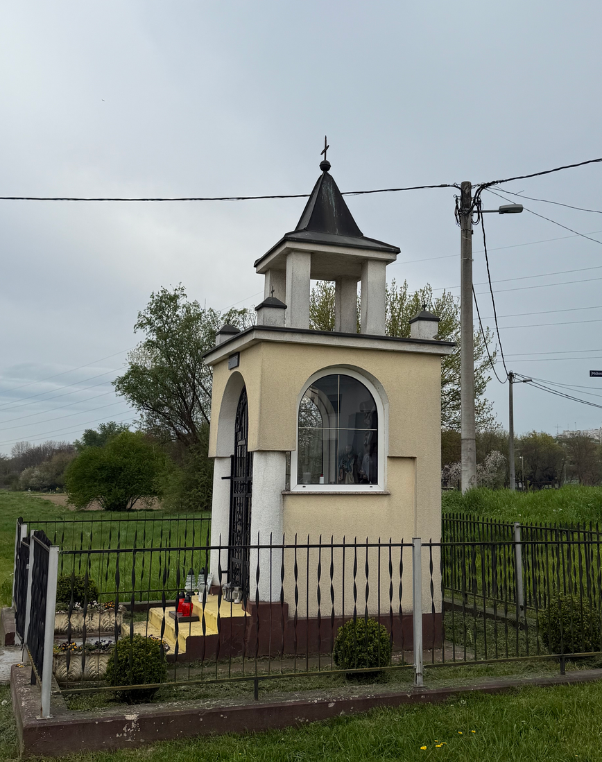 Zagreb, Novi Zagreb – istok - Kapelica sv. Petra i Pavla apostola - Szent Péter és Pál apostolok-kápolna