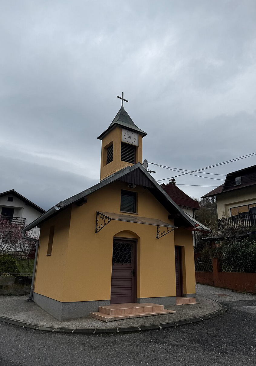 Zagreb, Podsljeme - Kapela svetoga Križa i sv. Gianne Beretta Molla - Szent Kereszt és Szent Gianna Beretta Molla-kápolna