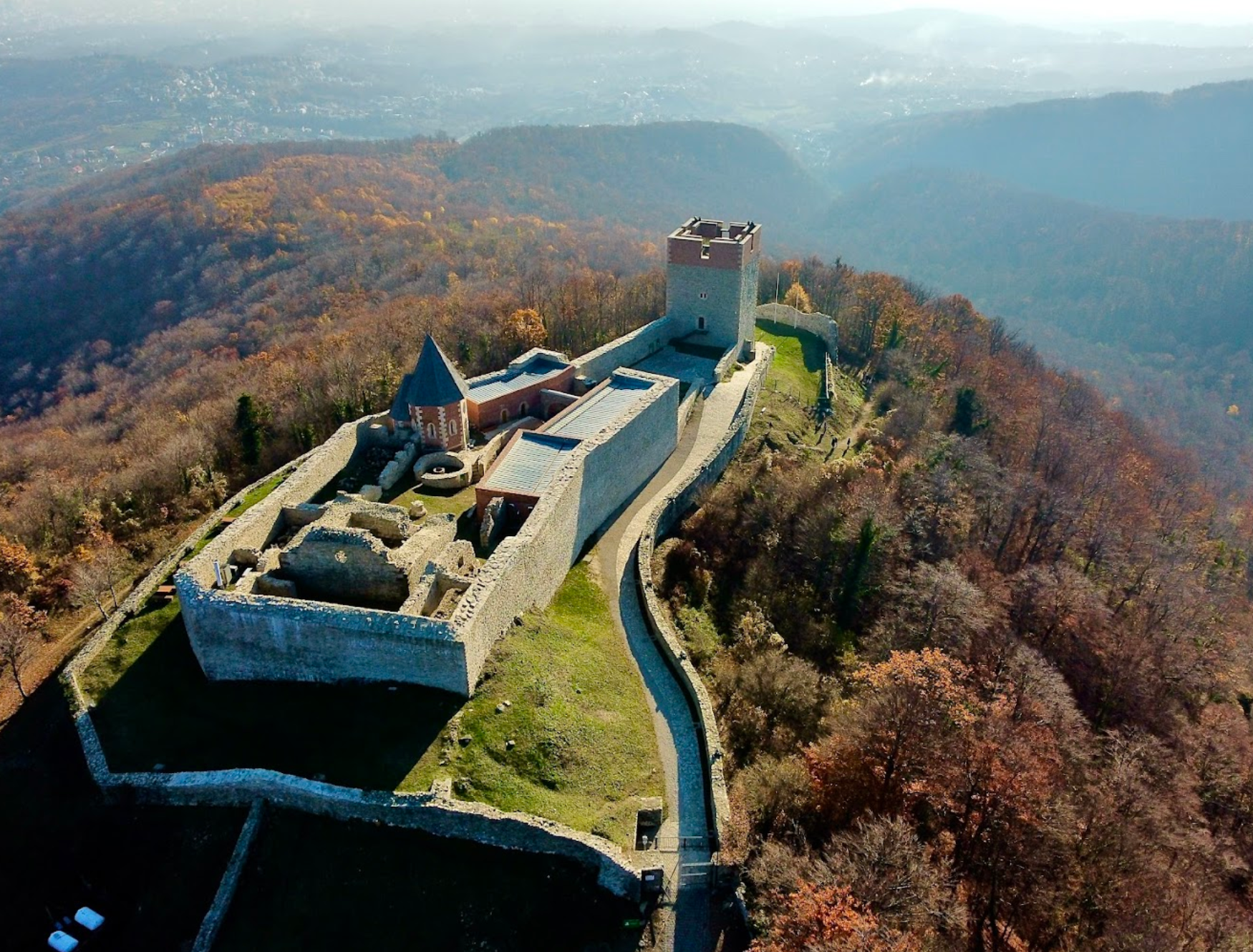 Zagreb, Črnomerec - Utvrda Medvedgrad i Kapela sv. Filipa i Jakova - Medvevár és Szent Fülöp és Jakob-kápolna
