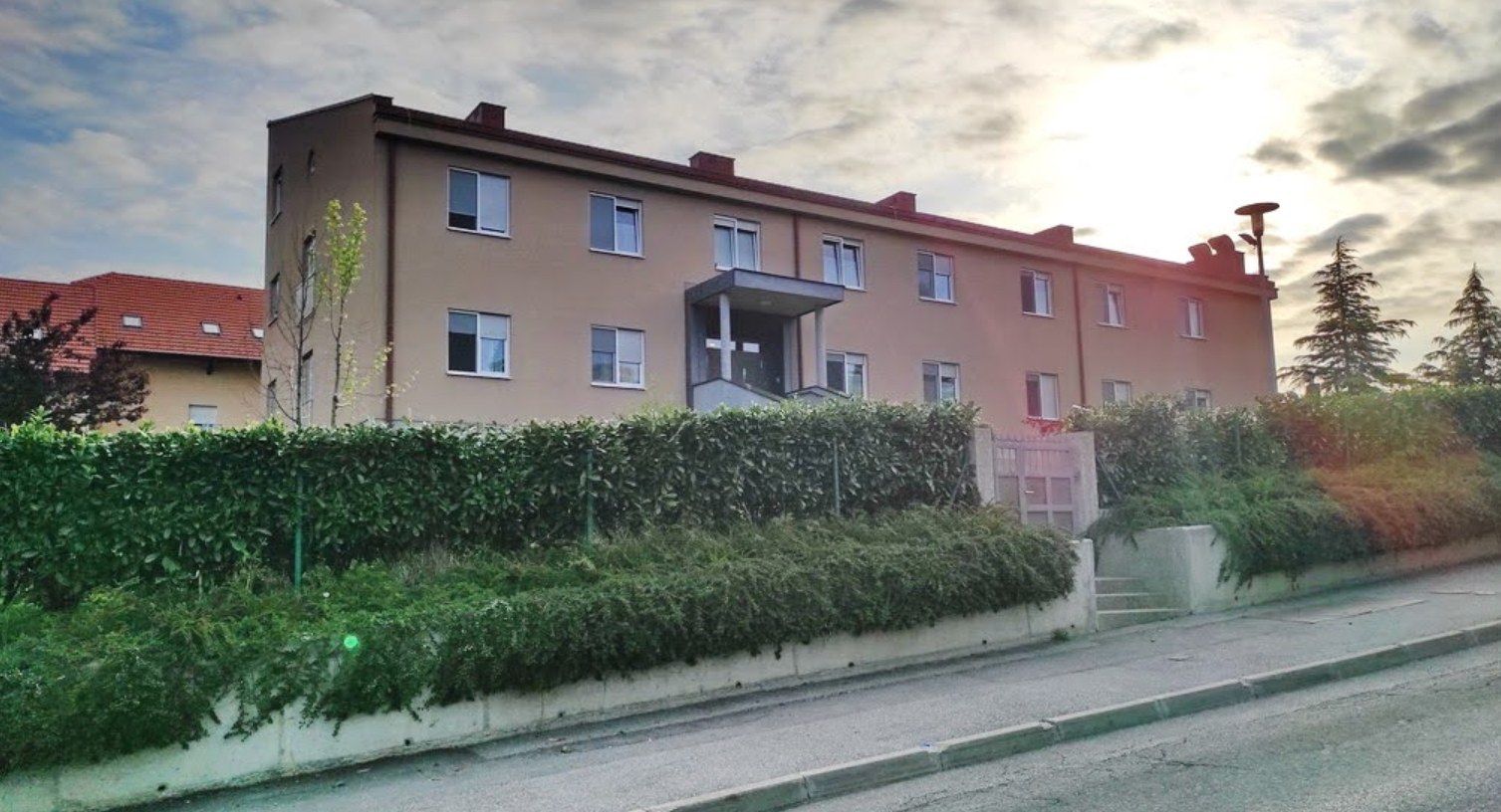 Zagreb, Podsljeme - Samostan Kćeri Milosrđa TSR Sv. Franje - Szent Ferenc Rendjének Szeretet Leányai-kolostor