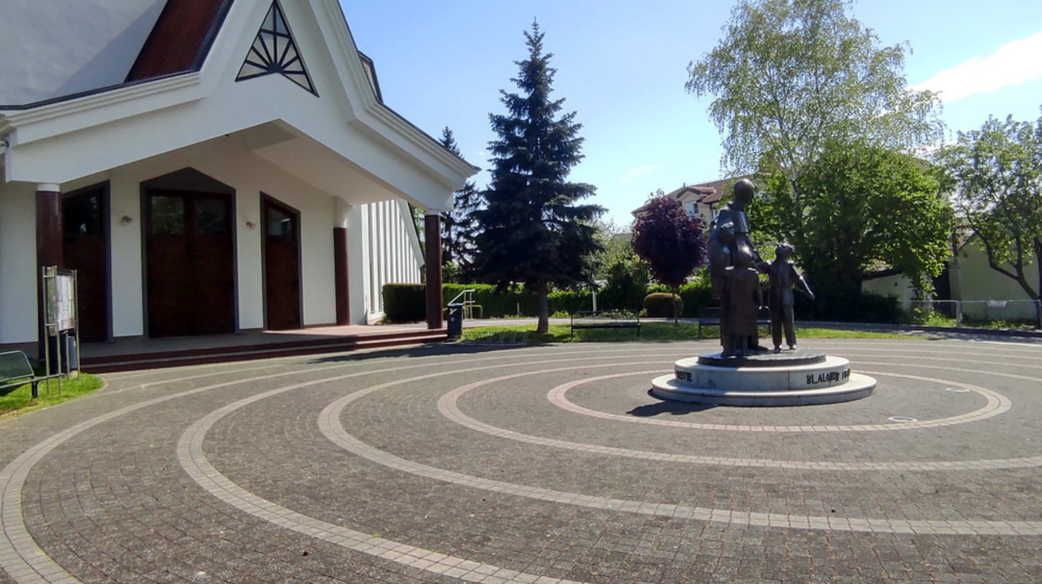 Zagreb, Sesvete - Župna crkva Dobrog Pastira - Jó Pásztor-plébániatemplom