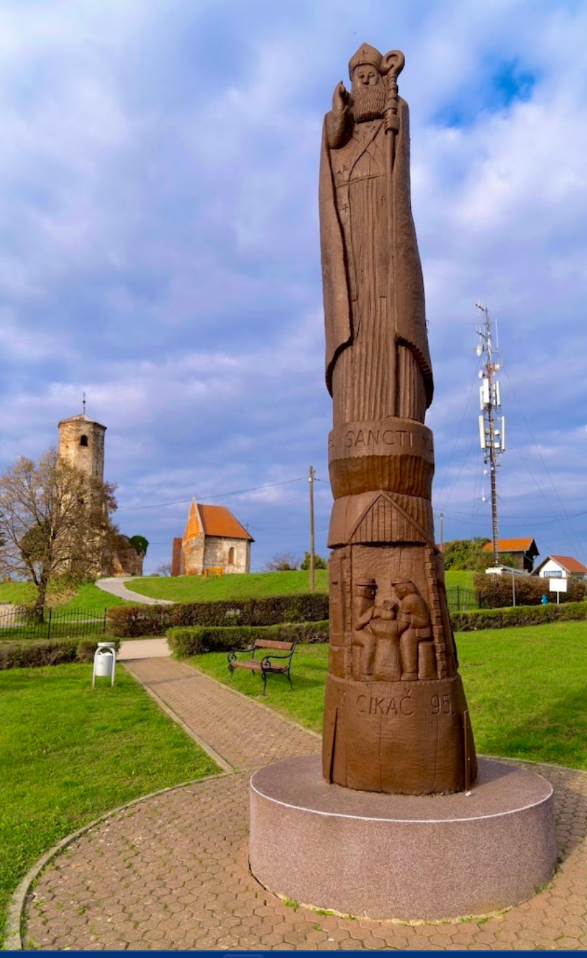 Prozorje - Statua sv. Martina - Szent Márton fából faragott szobra a romtemplom előtt