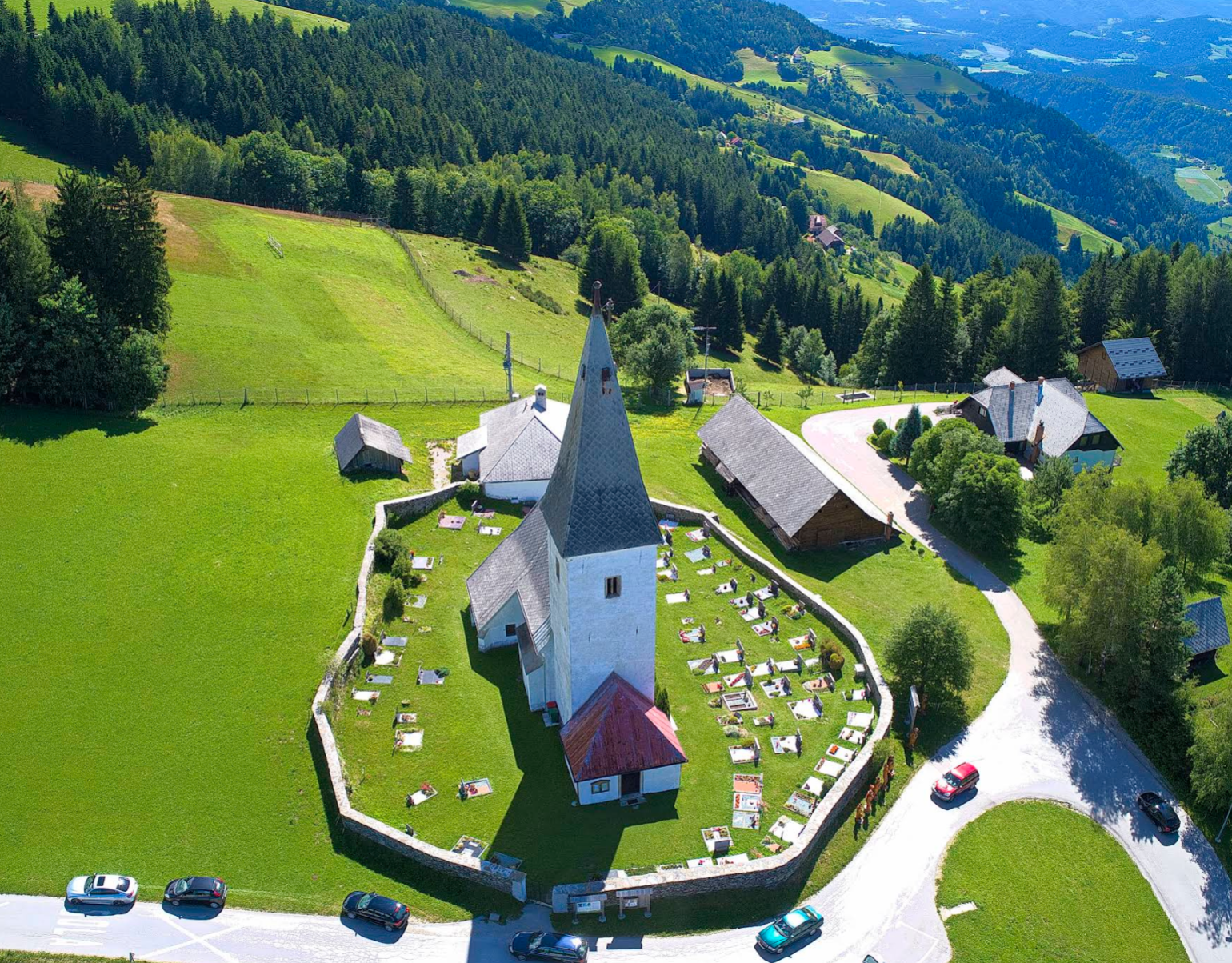 Ojstrica - Župnjiska Cerkev Sv. Janez Krstnik - Keresztelő Szent János-plébániatemplom
