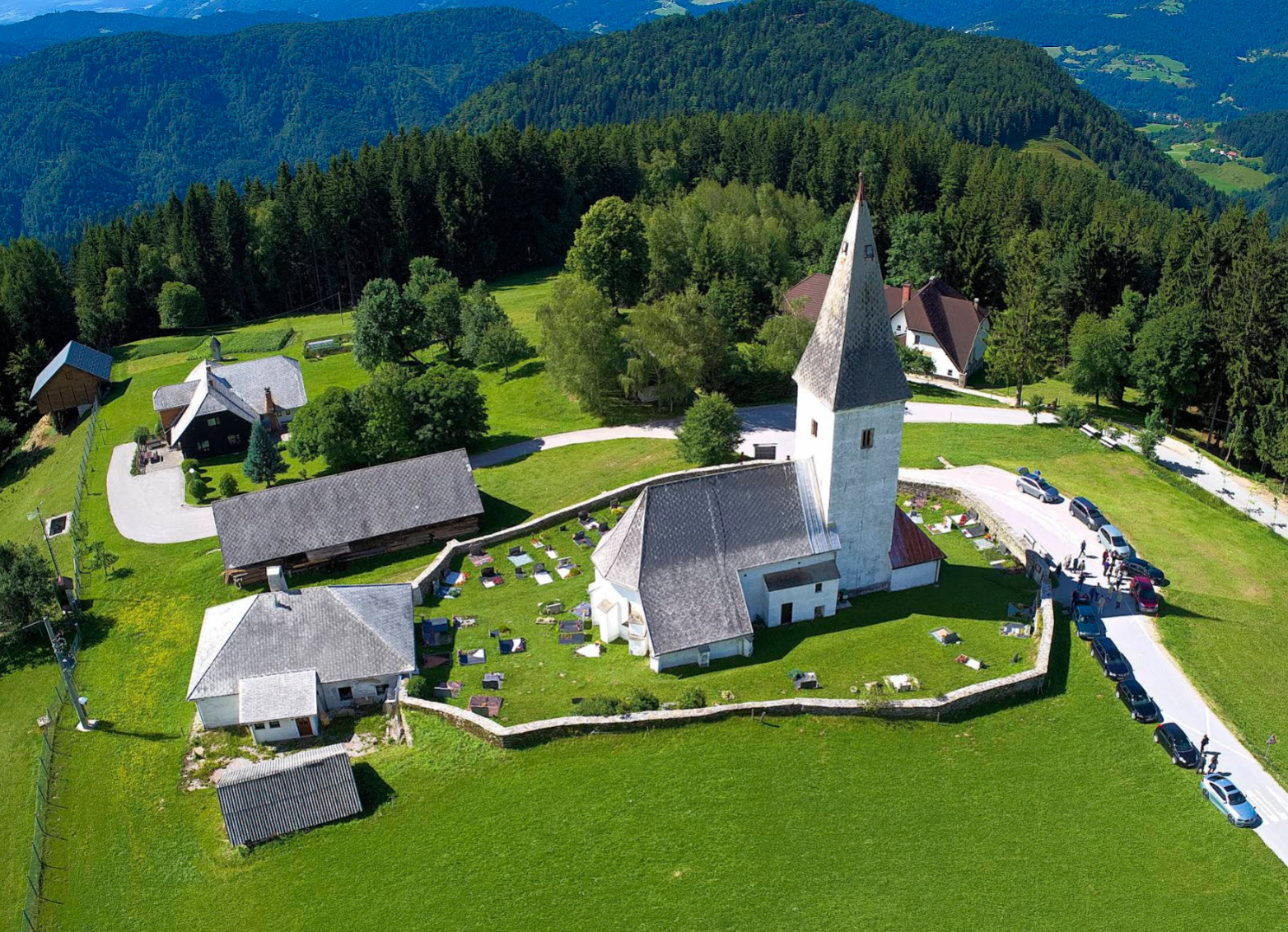 Ojstrica - Župnjiska Cerkev Sv. Janez Krstnik - Keresztelő Szent János-plébániatemplom