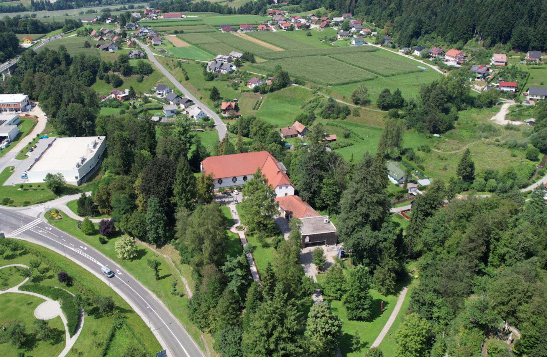 Radlje ob Dravi - Dvorec Radlje ob Dravi, Schloss Mahrenberg - Radlje kastélya
