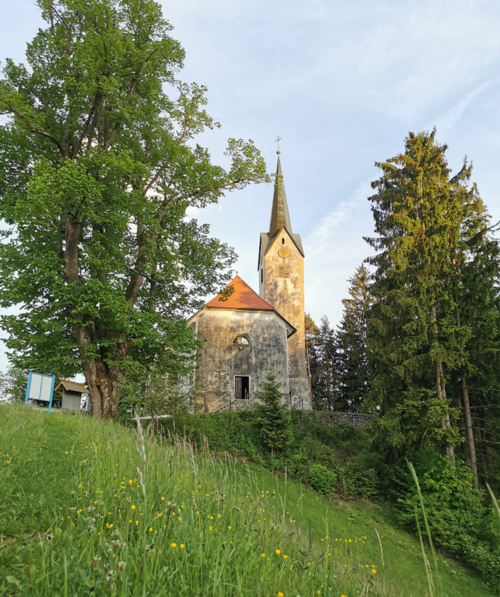Sele - Župnijska cerkev sv. Roka - Szent Rókus-plébániatemplom