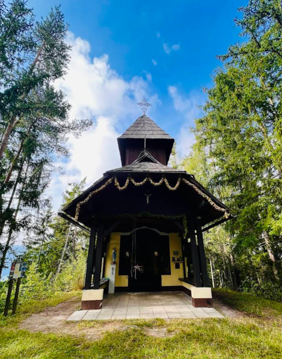 Stražišče - Cerkev sv. Kozma in Damijan - Szent Kozma és Damján-templom (723 m)